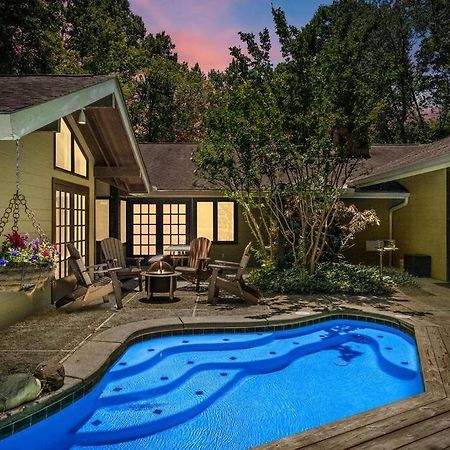 Bourbon Hollow Lodge With Hot Tub And Pool Plus Game Room Only 5 Min To Downtown جاتلينبرج المظهر الخارجي الصورة