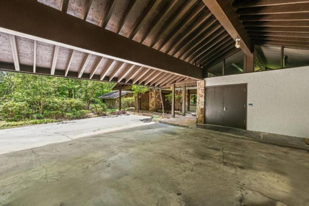 Bourbon Hollow Lodge With Hot Tub And Pool Plus Game Room Only 5 Min To Downtown جاتلينبرج المظهر الخارجي الصورة